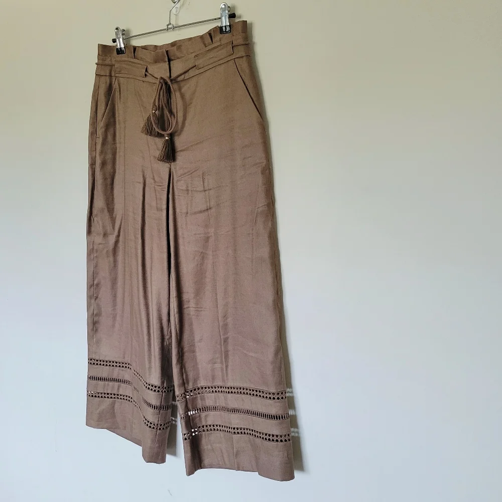 White House Black Market Tan Cropped Pants - Picture 6 of 11